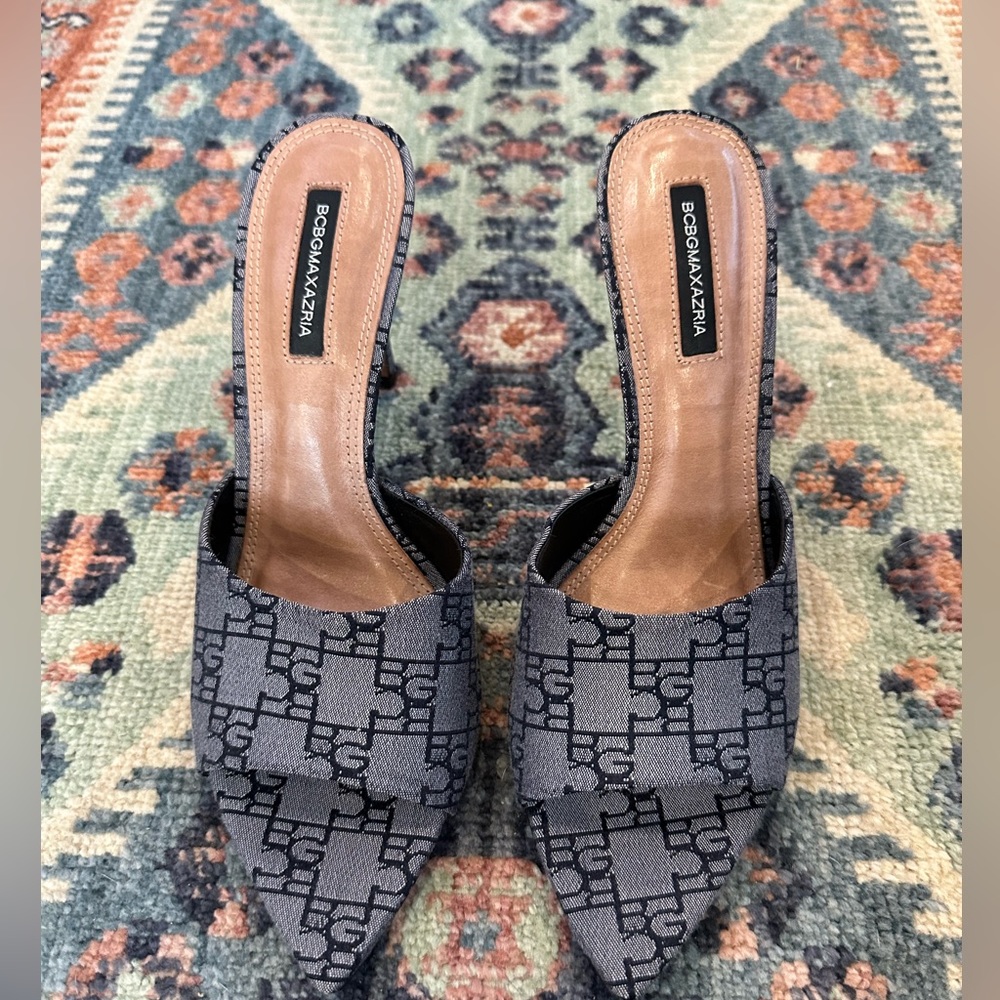 BCBGMaxazria Women's Dana Sandal Logo Heel